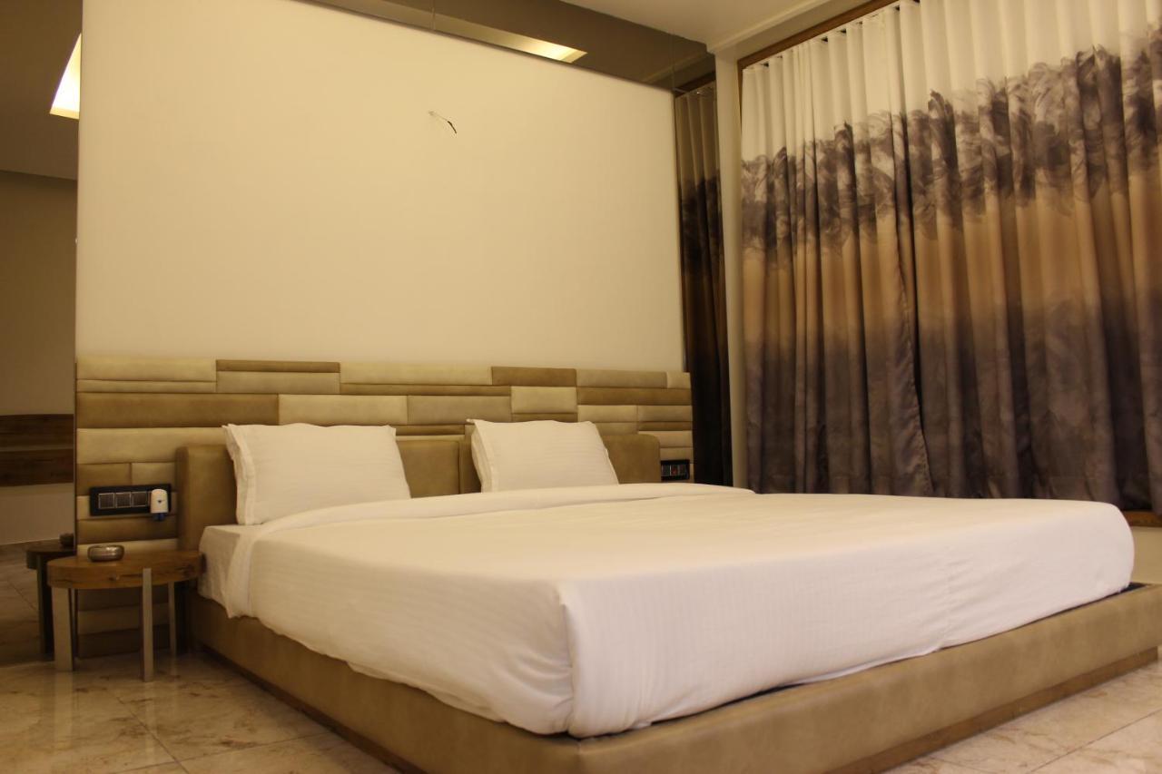 The Heaven Water Park And Resort & Restaurant Virpur Exterior foto